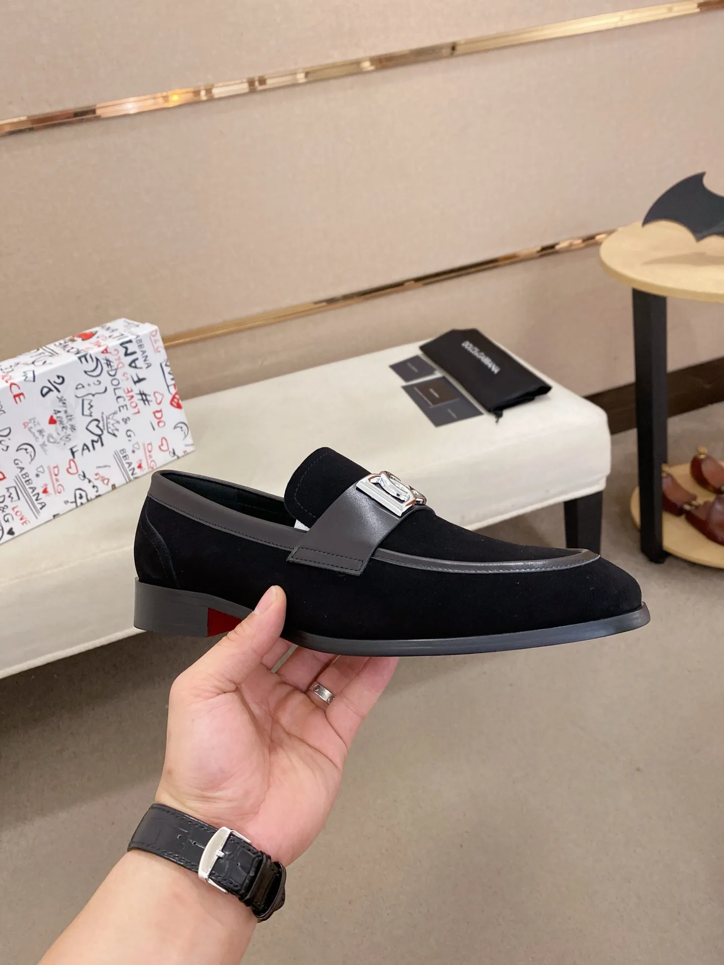 Men's clothing and shoes💰 520💰🌲DG top-notch🔍🔍men's new leather shoes🚹sold at the same time⚠The uppers are imported cowhide from Italy, the entire imported cowhide lining, and imported accessories💪💪, completely 1⃣️ vs. 1⃣️🇮🇹 💪💪, ⚠Sole: The original sole is specially provided by the original factory, the exclusive movable molded sole is super comfortable, ⚠Original factory follow-up goods, 🔍🔍high quality, can be entered and exited at will, welcome to compare ⚠Size number: 38-44. Can be customized 45 non-returnable